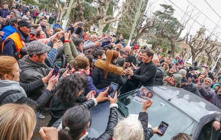 El publico se avalanz&oacute; al #Kicimovil