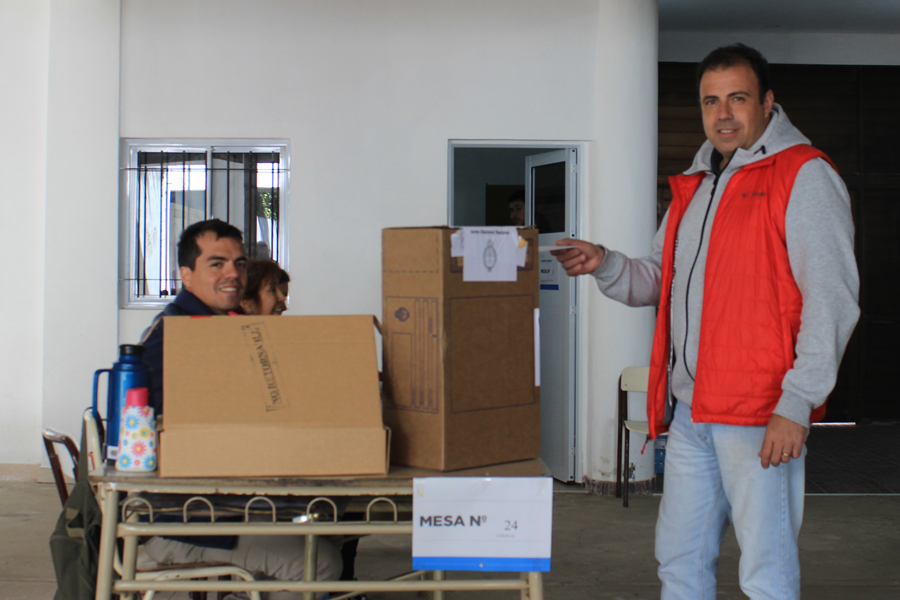 duhalde votando 22 oct