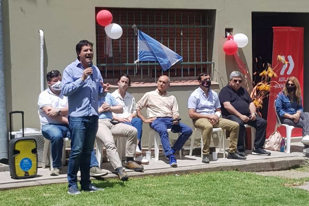 Abad dando su discurso en el encuentro realizado en Lobos. 