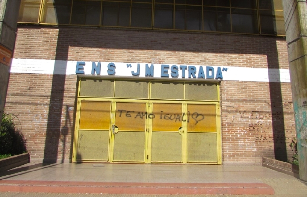 De acuerdo al testimonio de su madre, el hecho sucedi&oacute; dentro del establecimiento.