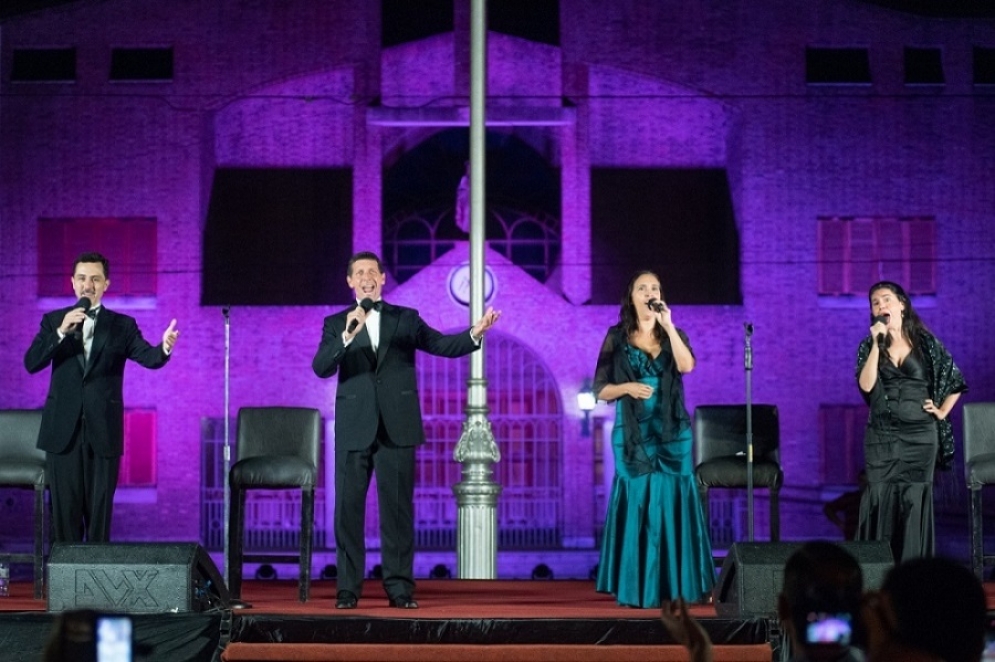 En el show en vivo se interpretar&aacute;n grandes cl&aacute;sicos del g&eacute;nero l&iacute;rico y canciones populares, entre otros.  