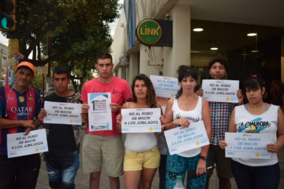 El grupo que junt&oacute; firmas contra la Reforma Previsional.