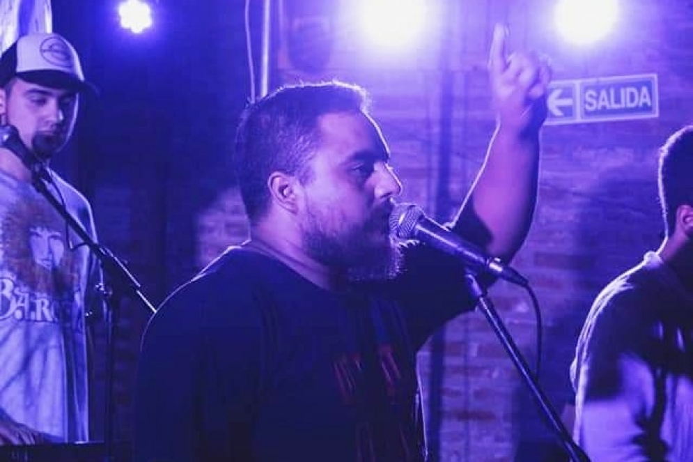 Gast&oacute;n Romero, cantante de Tinta Bruja.