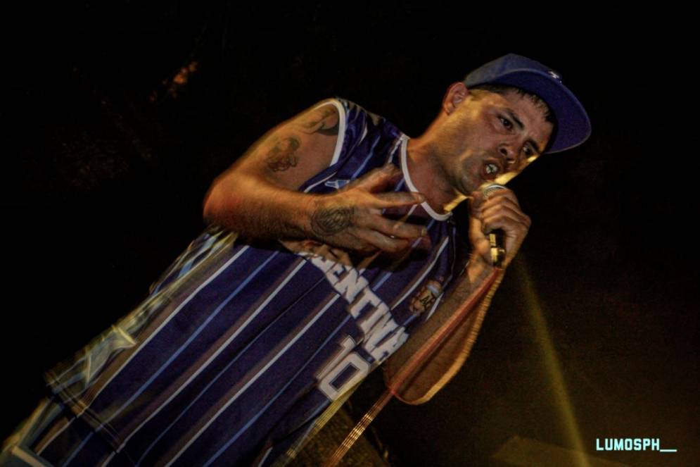 Rodrigo Galat sobre el escenario.