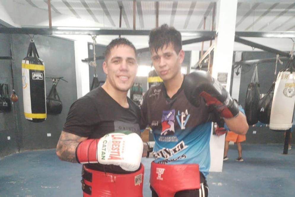 Casta&ntilde;o y Mat&iacute;as Barnes entrenando en La Matanza.