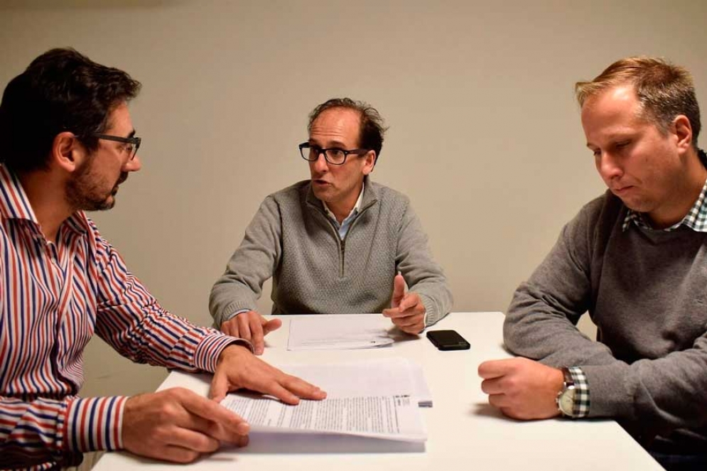 El secretario de Gobierno, Emilio Contreras, fue qui&eacute;n realiz&oacute; la presentaci&oacute;n por parte del Ejecutivo municipal.