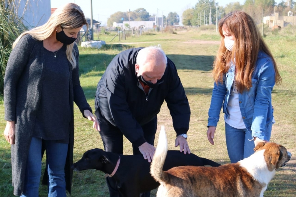 Fassi y Romero en el operativo de vacunaci&oacute;n. 