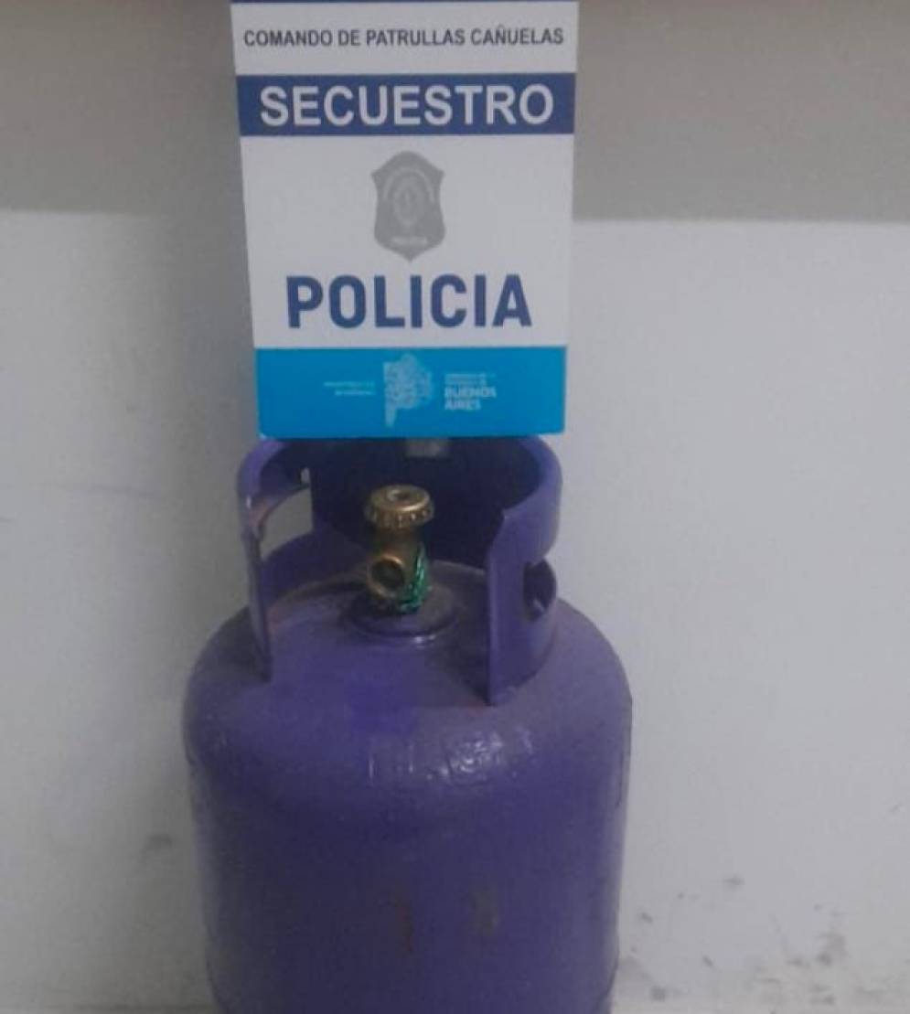 La garrafa que intent&oacute; llevarse el caco.