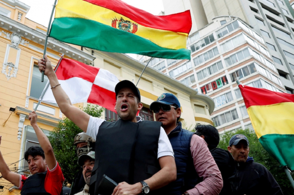 Luis Camacho, el lider golpista llegando a la casa de gobierno en Bolivia. 