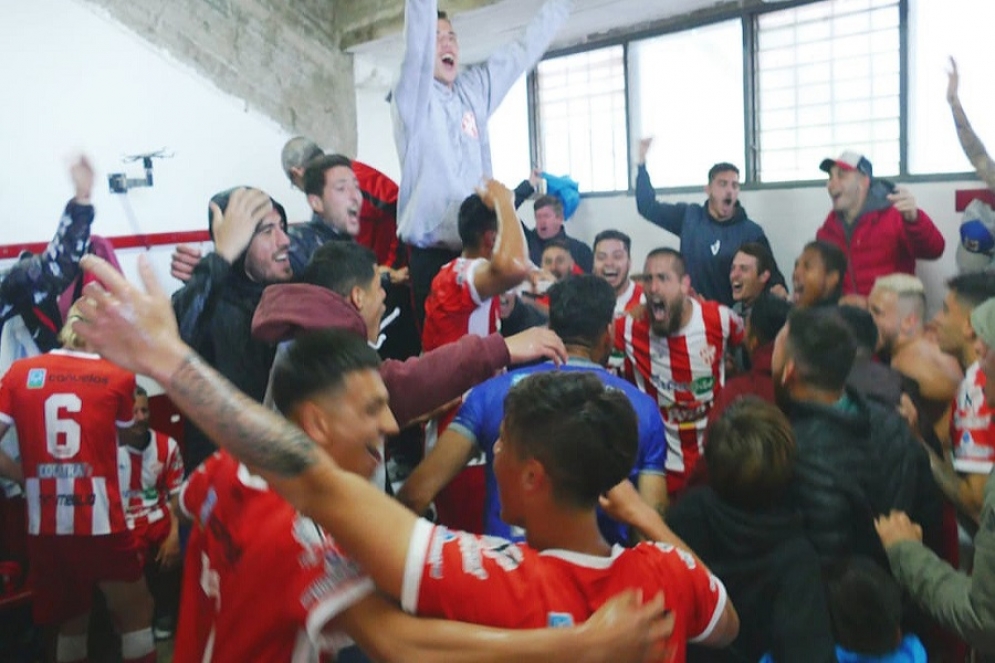 El vestuario del rojo estall&oacute; de felicidad.