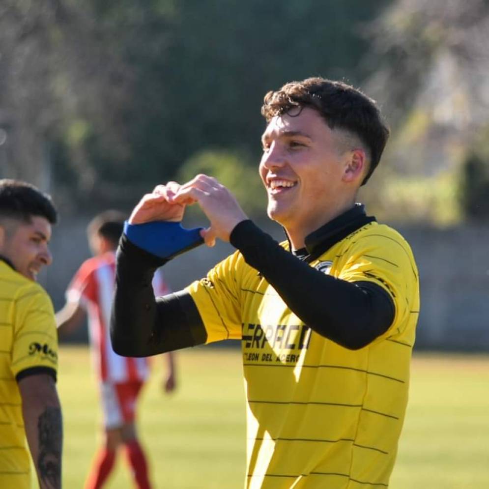 Vallejo marc&oacute; el primero y asisti&oacute; en el segundo gol. / Foto: Prensa Comunicaciones.