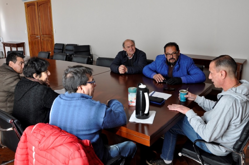 Arrieta y los integrantes de la CD de Peti&oacute;n. 