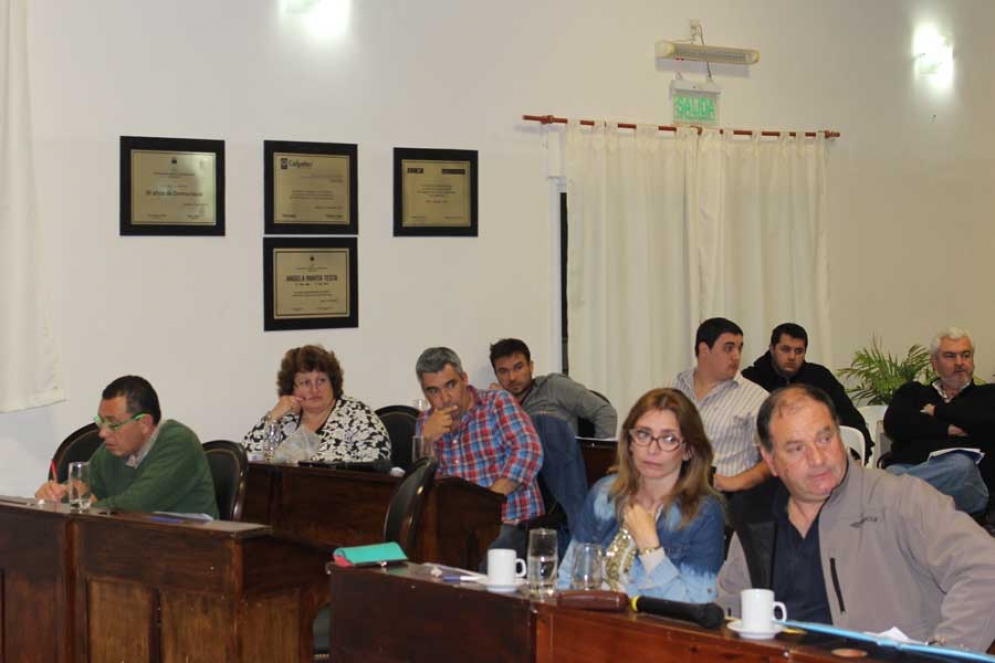 En una sesi&oacute;n marat&oacute;nica, el Concejo Deliberante estuvo envuelto en m&aacute;s de un esc&aacute;ndalo