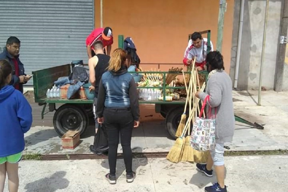 Las organizaciones del territorio colaboraron con los damnificados.