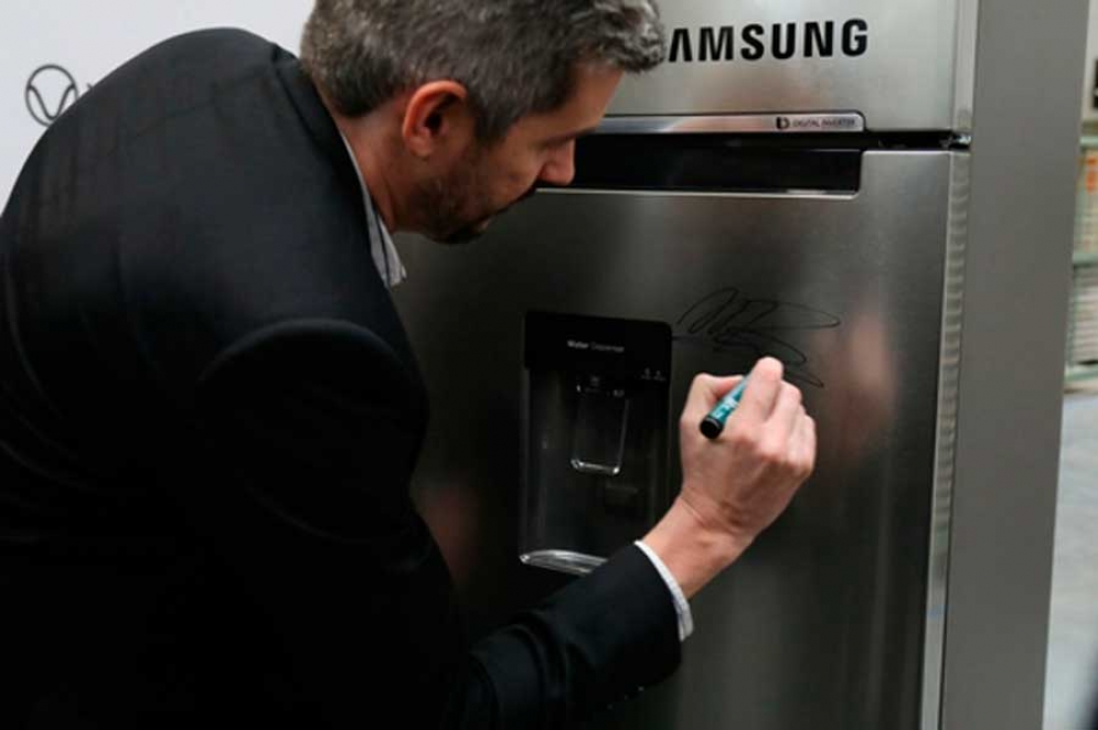 El Jefe de Gabinete, Marcos Pe&ntilde;a, hace un poco mas de un a&ntilde;o recorri&oacute; la planta y augur&oacute; un buen futuro a la empresa.