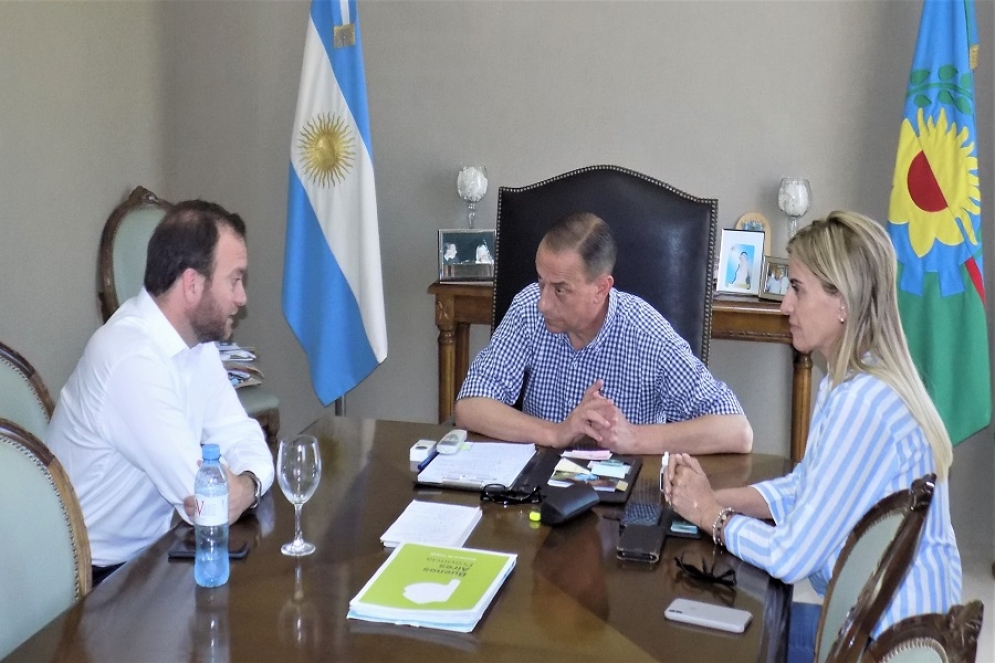 Su&aacute;rez, Arrieta y Fassi en el despacho del intendente.