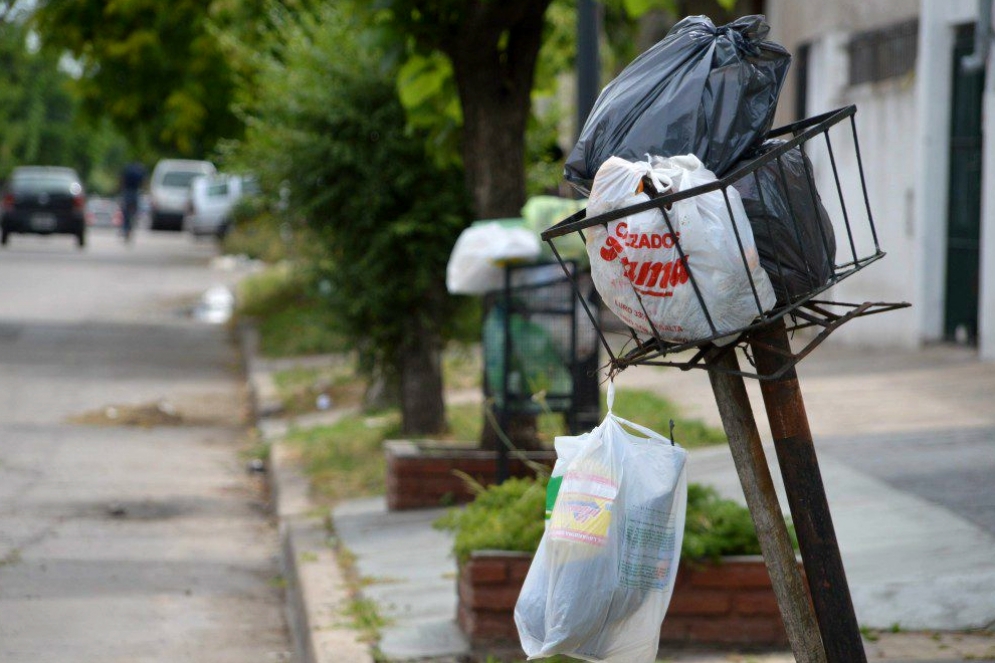 Recomiendan no sacar las bolsas despu&eacute;s del 31 al mediod&iacute;a.