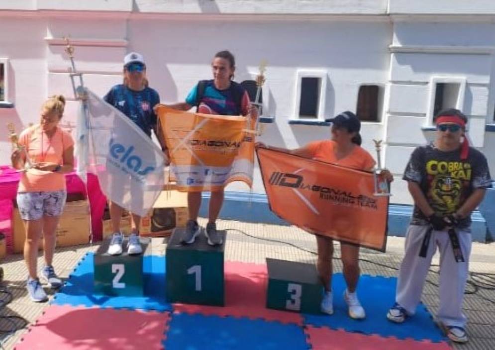 Mirta en el segundo escal&oacute;n del podio.