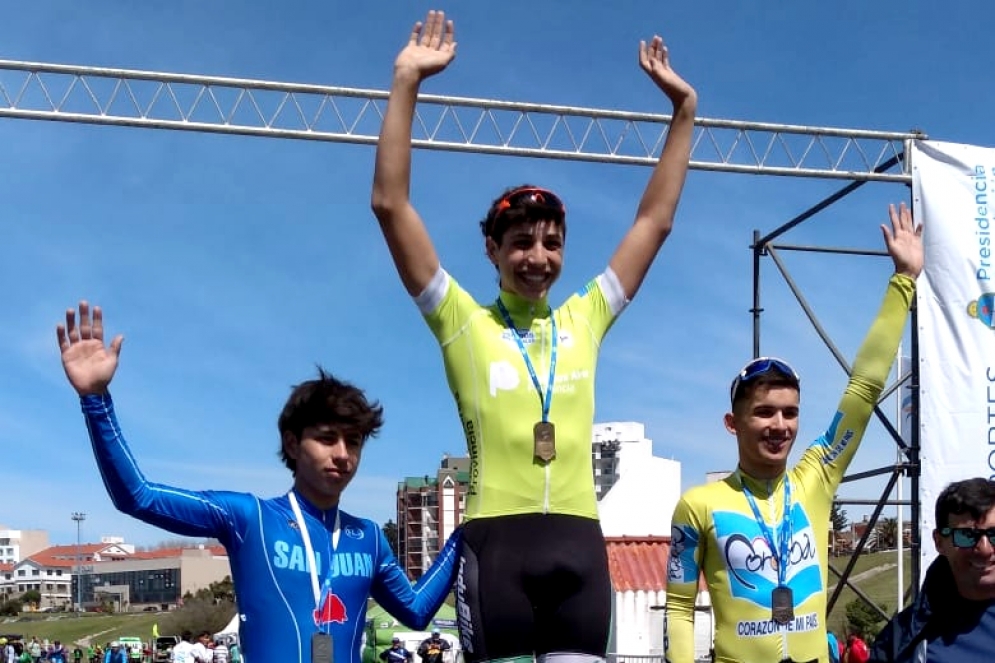 Octavio, en la premiaci&oacute;n de Scratch.