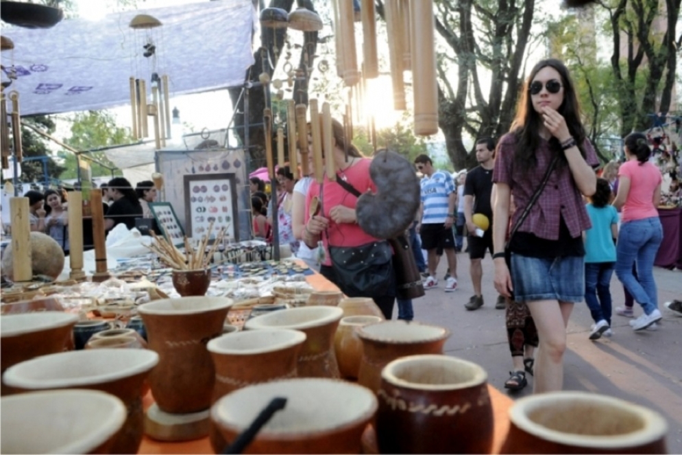 Shows en vivo y comida callejera, en un solo lugar