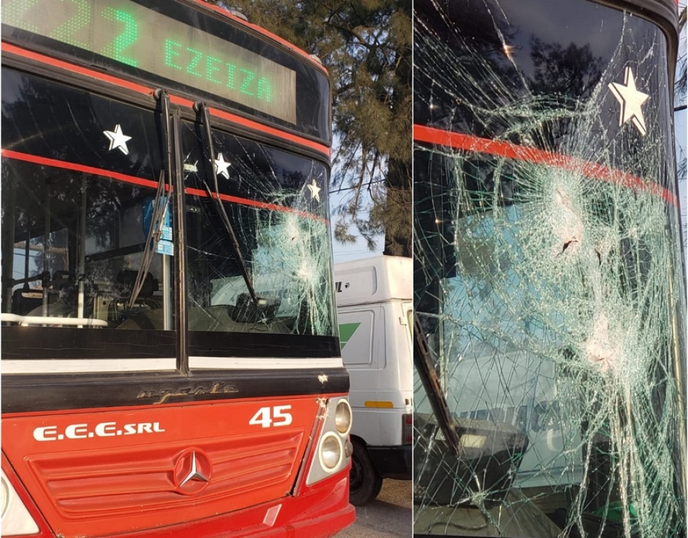 La explosi&oacute;n del cristal gener&oacute; conmoci&oacute;n entre los pasajeros.