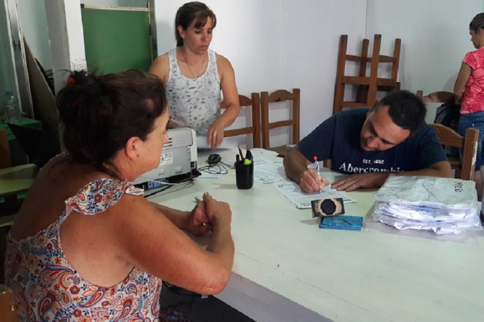 Super&oacute; el centenar de entregas y recibi&oacute; 60 solicitudes de guardapolvos de jard&iacute;n y art&iacute;culos escolares.