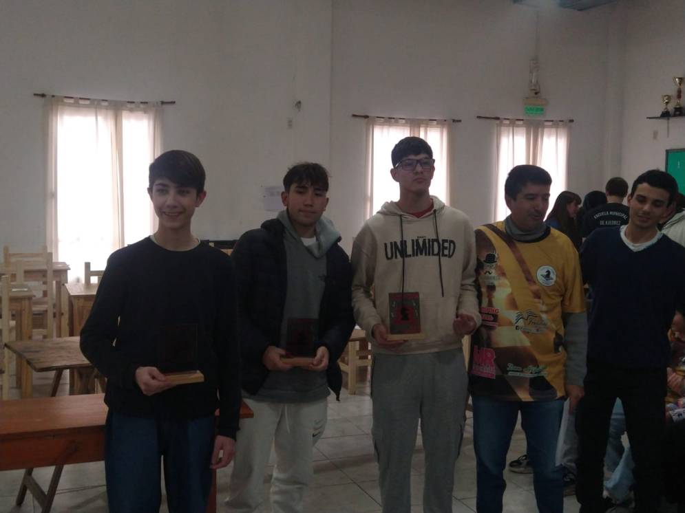 Gran comienzo de los ca&ntilde;uelenses en Monte.