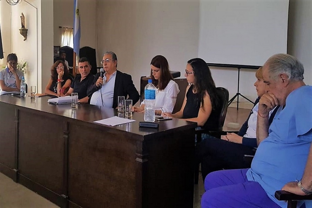 Los disertantes durante la actividad. 