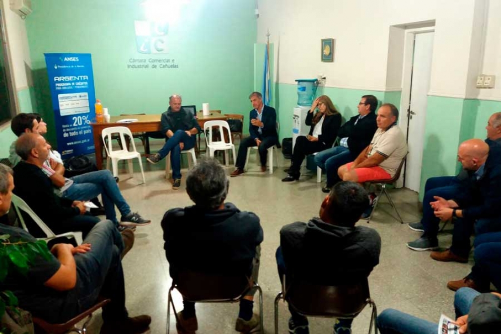 Funcionarios municipales se reunieron con dirigentes de la C&aacute;mara. 