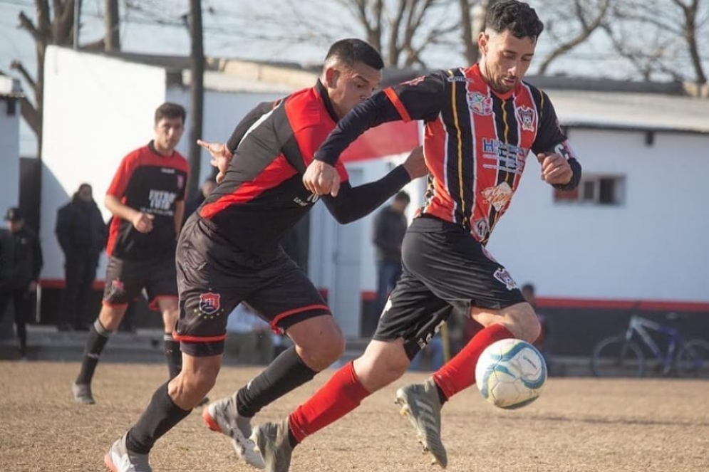 Mientras que Uribe se volvi&oacute; protagonista del torneo, Caminos continua escalando posiciones. 
