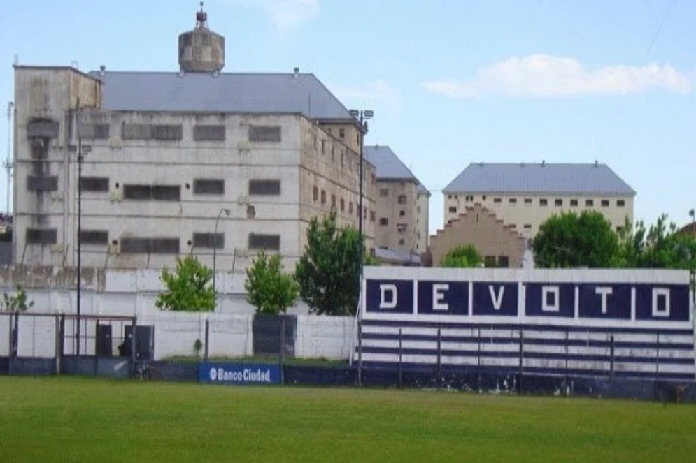 Ca&ntilde;uelas visita al "Carcelero" de Devoto