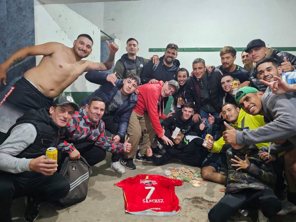 Felicidad total en el vestuario. Se jug&oacute; por unos "buenos pesos", coment&oacute; un allegado.