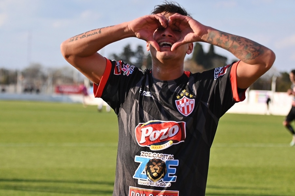 &Aacute;lvarez festejando el empate sobre la hora. FOTO: Jonathan Arga&ntilde;araz
