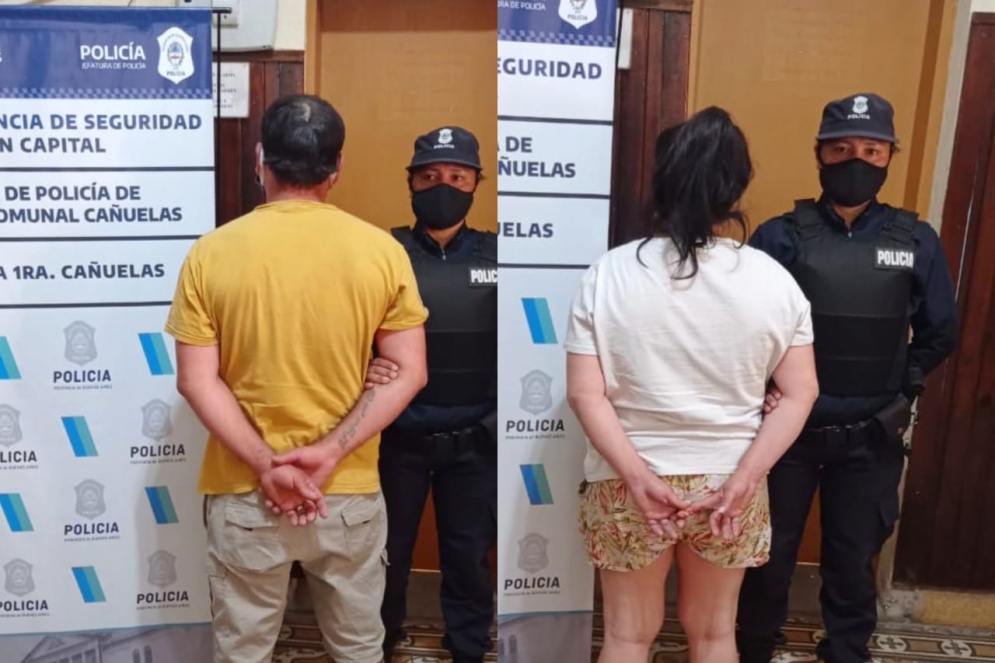 Alegre y Pippo en la comisar&iacute;a central de Ca&ntilde;uelas