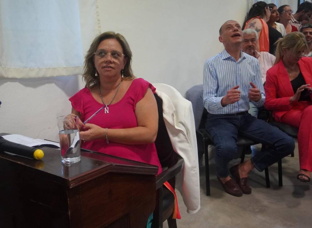 Blasco arm&oacute; un bloque unipersonal.