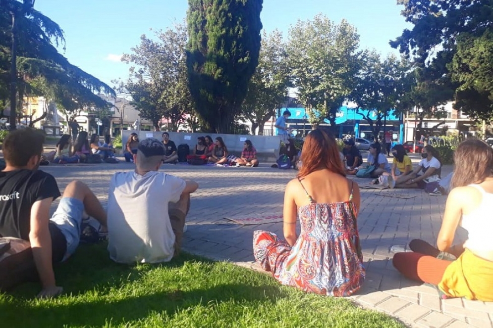 Quienes organizan adelantan que durante el fin de semana se volver&aacute;n a reunir en la plaza.