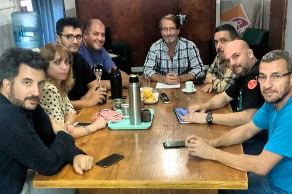 Los concejales del UC-FPV-PJ se reunieron con dirigentes de Edesur.