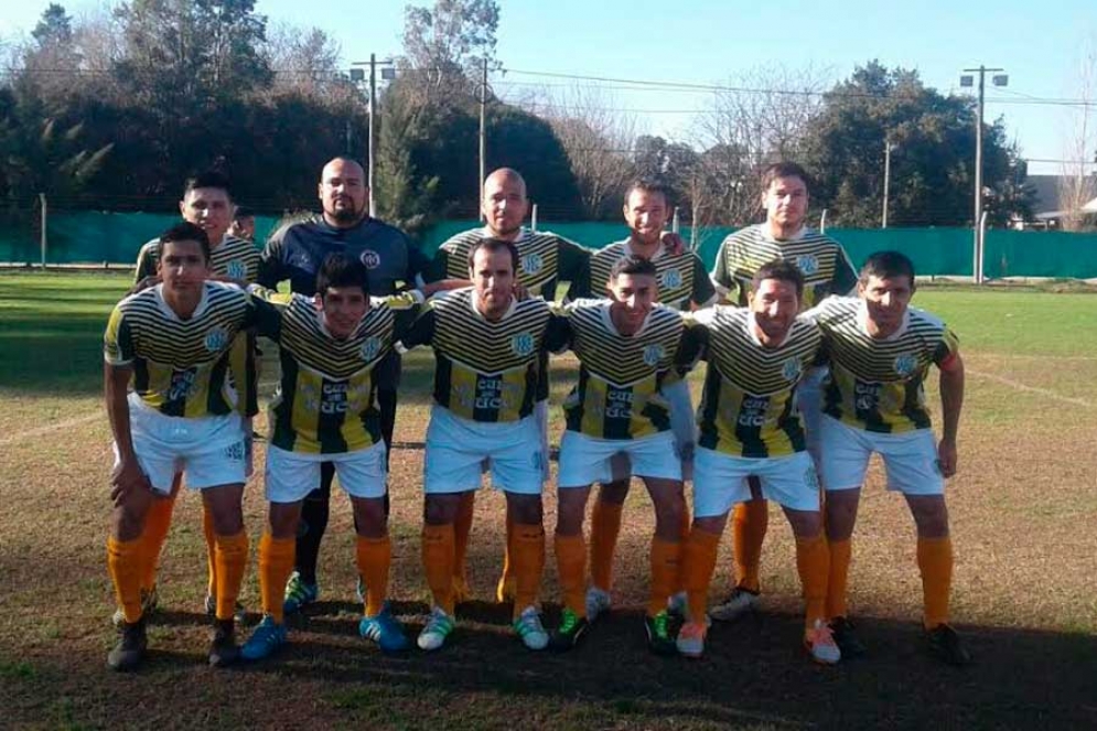 Uribe y EFIC cerraron la temporada con un empate