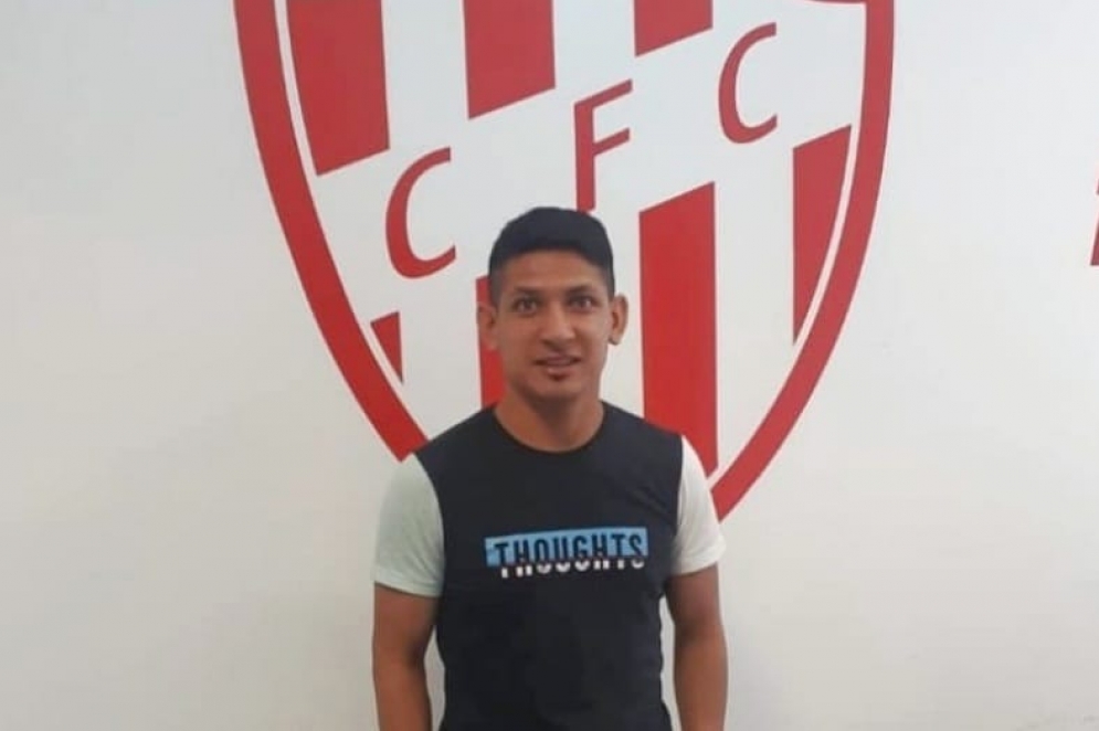 Lucas Chambi se habia retirado con una molestia en Floresta.