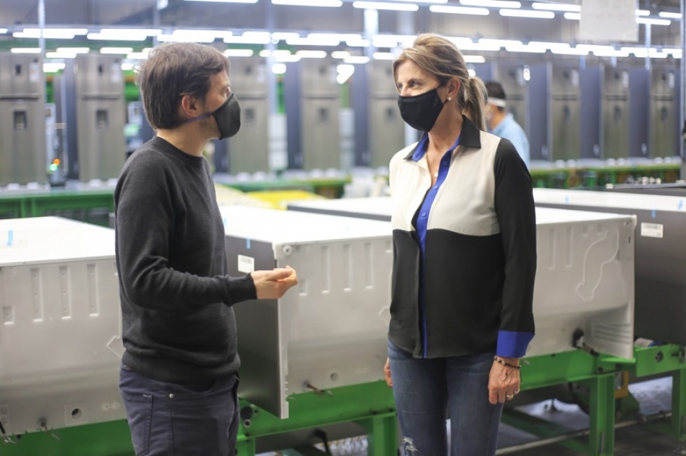 El ministro Augusto Costa y la intendenta Marisa Fassi. 