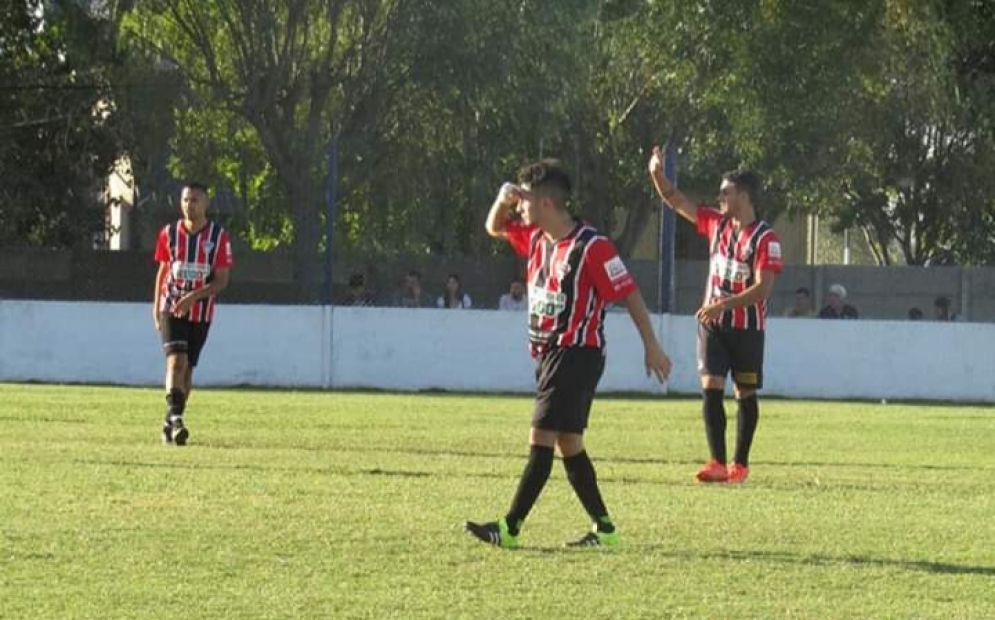 Mostrando Caminos en su visita a Monte.