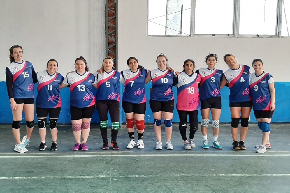 El equipo de v&oacute;ley que particip&oacute; de la etapa regional. 