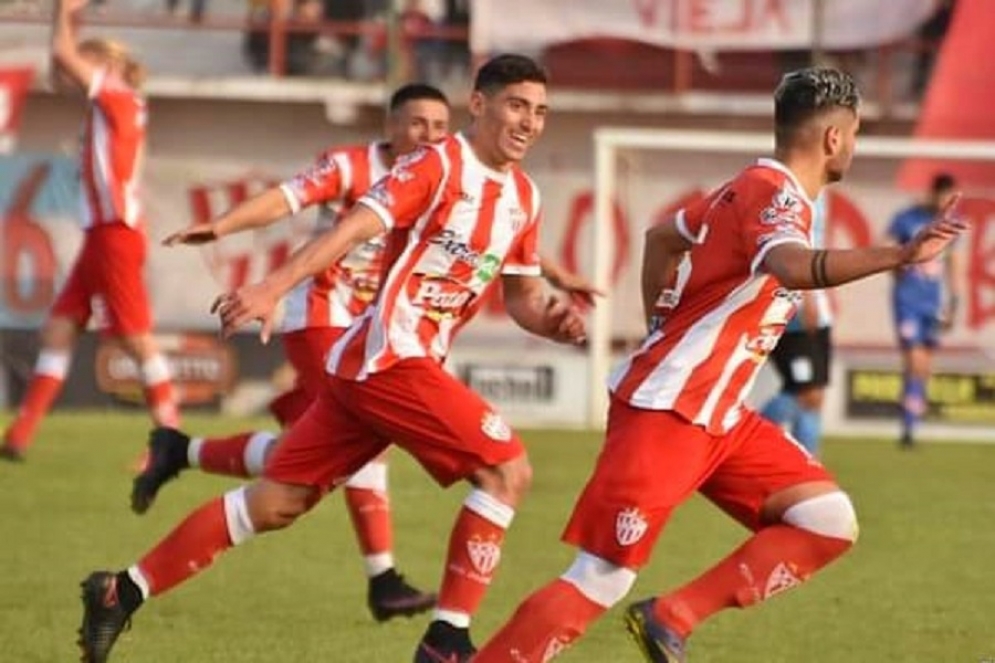 Transmite la radio l&iacute;der desde Berisso.