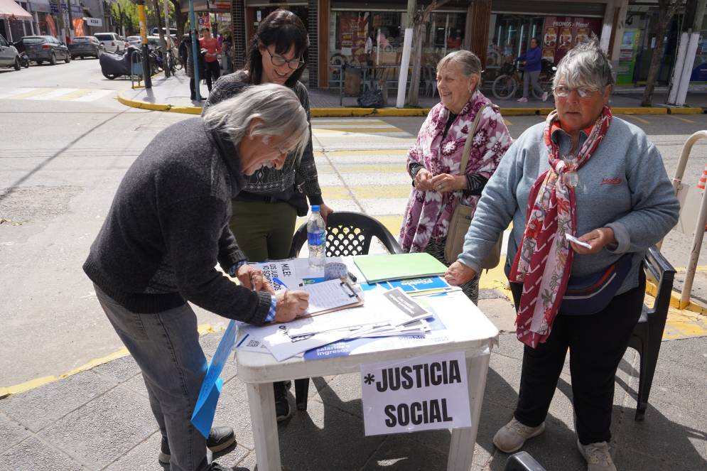 A las 13 levantaron la mesa del Banco Naci&oacute;n.