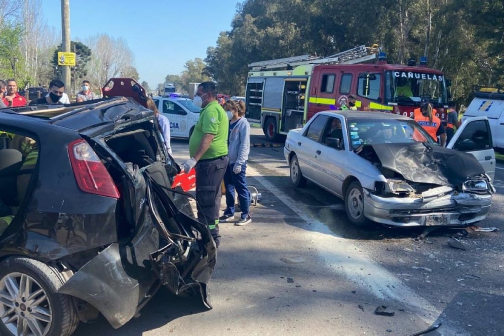 Choque m&uacute;ltiple en ruta 205