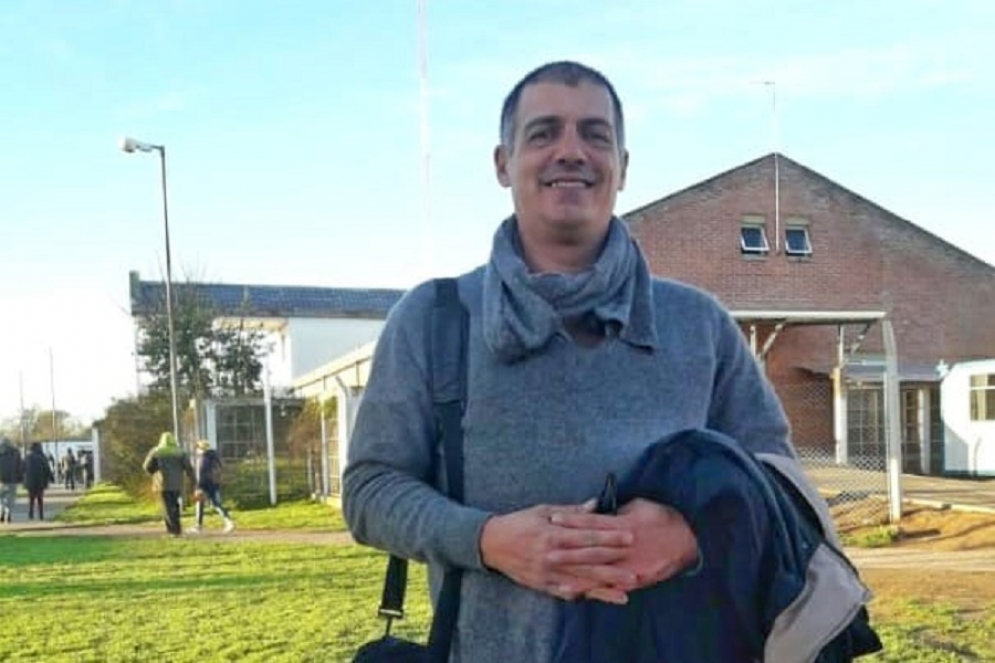 Dr. Adri&aacute;n Almanza