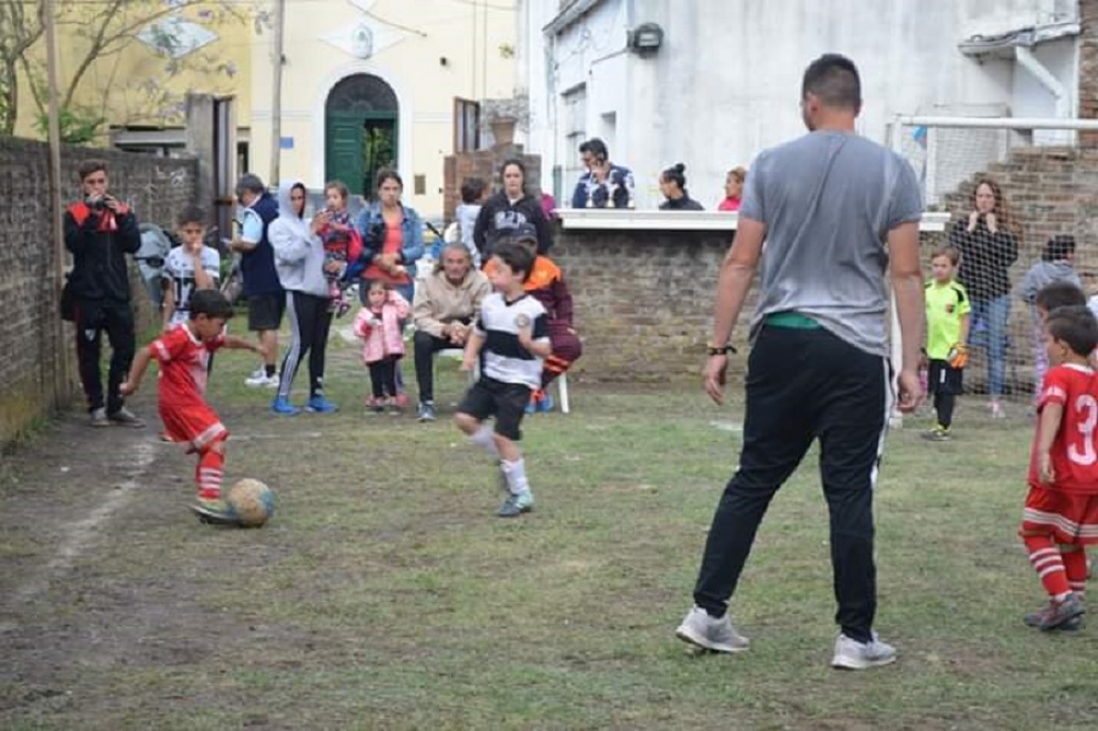 A puro f&uacute;tbol en Volver&eacute;