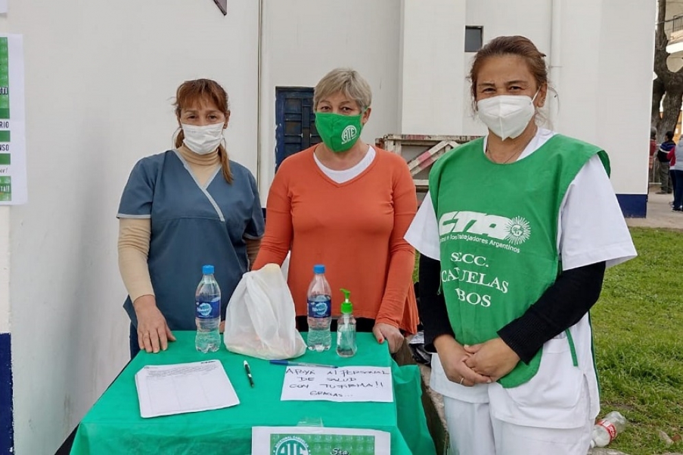 Uno de los puntos de reclamo fue el vacunatorio del Club San Mart&iacute;n.