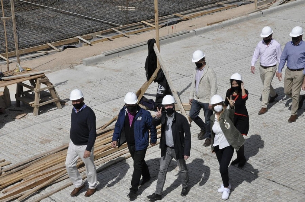 La comitiva recorri&oacute; la obra ubicada en ruta 6.