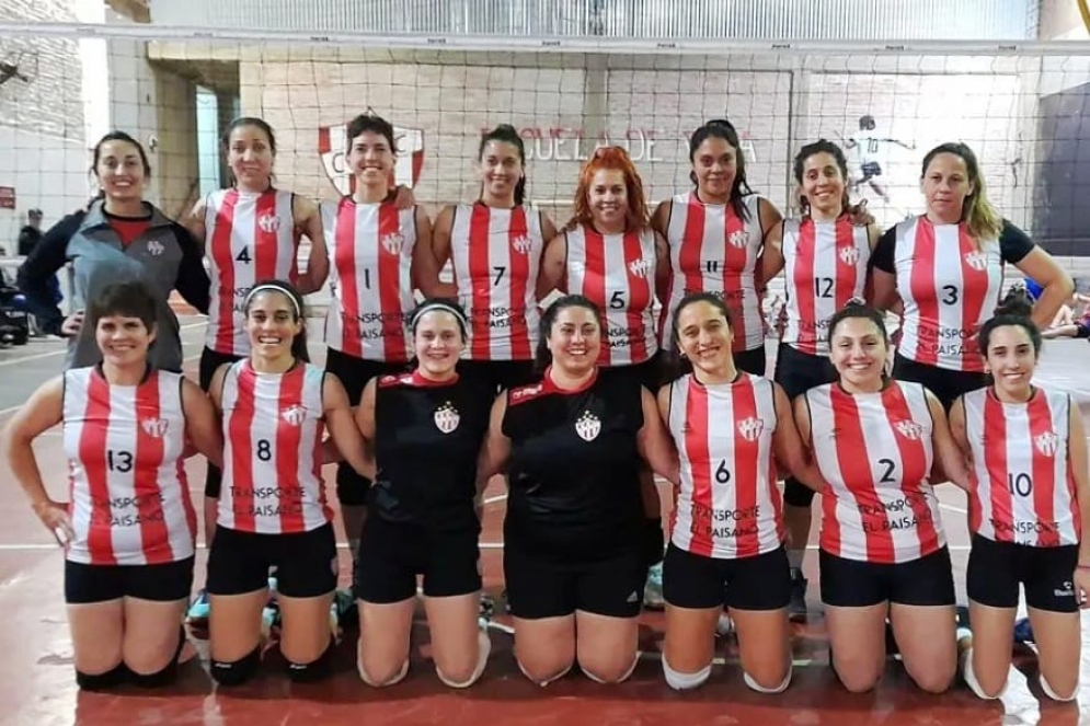 El equipo de voley femenino de CFC.